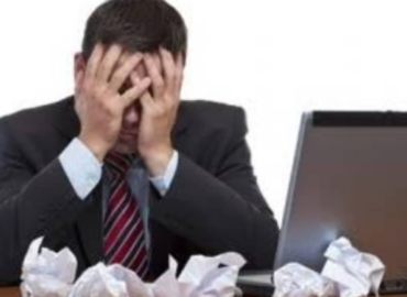 Empresa do ramo frigorífico é condenada a pagar mais de R$ 378 mil como indenização por dispensar representante comercial autônomo que apresentava quadro de depressão e ansiedade.
